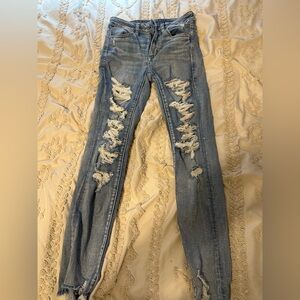 American Eagle Outfitters women’s  high-rise ripped jegging 6 Long. Never worn.